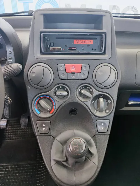 Fiat Panda 1.3 mjt 16v Dynamic 75cv - Immagine 13