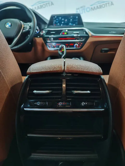 BMW 520d Touring xdrive Sport auto - Immagine 24