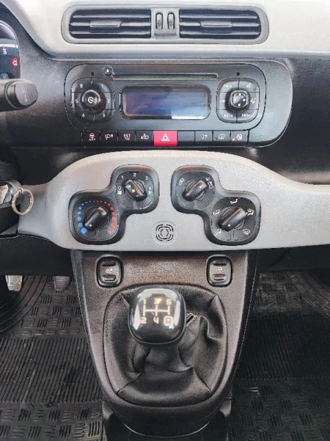 Fiat Panda 1.3 mjt 16v Easy 75cv - Immagine 12