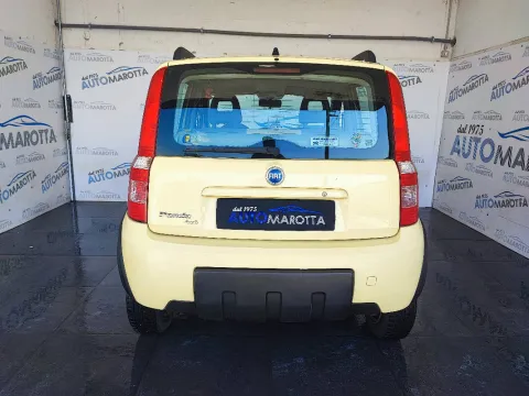 Fiat Panda 1.2 Climbing 4x4 - Immagine 5