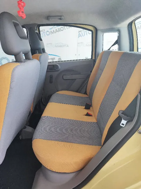 Fiat Panda 1.2 Climbing 4x4 - Immagine 12
