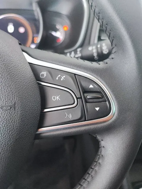 Renault Megane Sporter 1.5 blue dci Intens 115cv edc my19 - Immagine 17