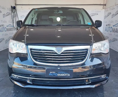 Lancia Voyager 2.8L Platinum 163cv auto - Immagine 3