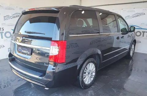 Lancia Voyager 2.8L Platinum 163cv auto - Immagine 5