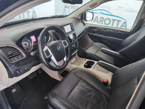 Lancia Voyager 2.8L Platinum 163cv auto - Immagine 8