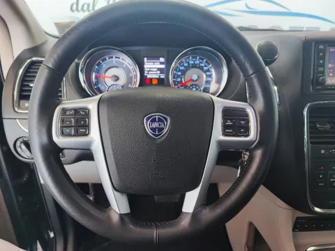 Lancia Voyager 2.8L Platinum 163cv auto - Immagine 11