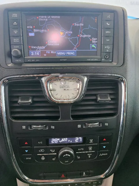 Lancia Voyager 2.8L Platinum 163cv auto - Immagine 15