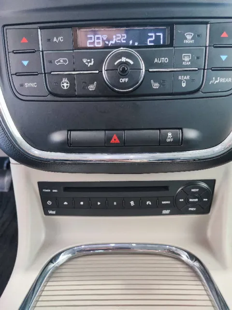 Lancia Voyager 2.8L Platinum 163cv auto - Immagine 17