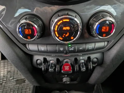 Mini Mini Countryman 2.0 Cooper D Business auto - Immagine 15