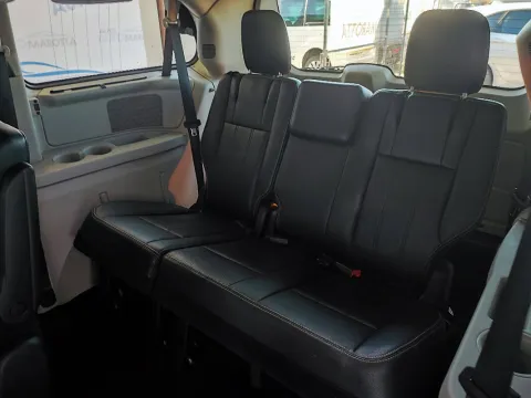 Lancia Voyager 2.8L Platinum 163cv auto - Immagine 21
