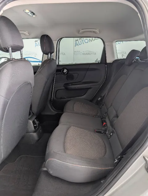 Mini Mini Countryman 2.0 Cooper D Business auto - Immagine 18
