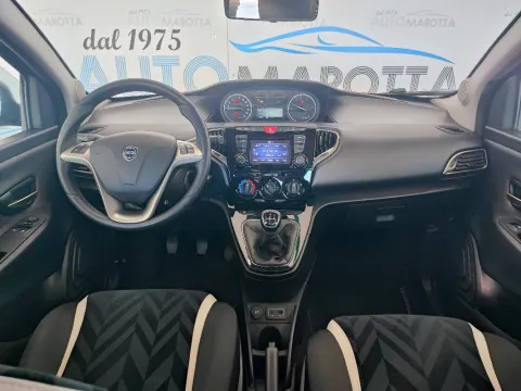 Lancia Ypsilon 1.2 Gold 69cv - Immagine 8
