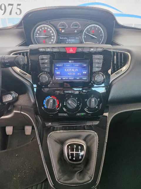 Lancia Ypsilon 1.2 Gold 69cv - Immagine 10