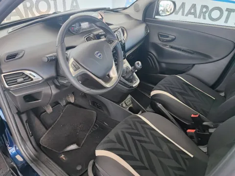Lancia Ypsilon 1.2 Gold 69cv - Immagine 11