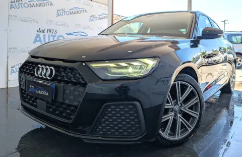Audi A1 Sportback 25 1.0 tfsi Identity Black - Immagine 2