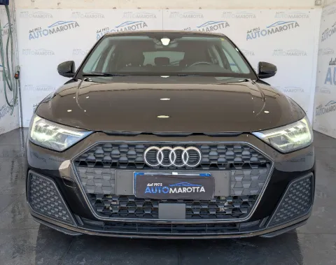 Audi A1 Sportback 25 1.0 tfsi Identity Black - Immagine 3