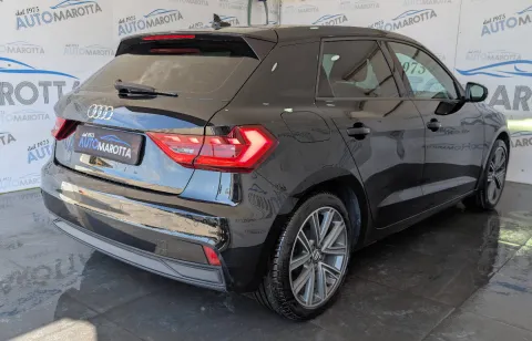Audi A1 Sportback 25 1.0 tfsi Identity Black - Immagine 5