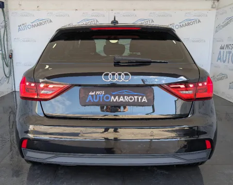 Audi A1 Sportback 25 1.0 tfsi Identity Black - Immagine 6