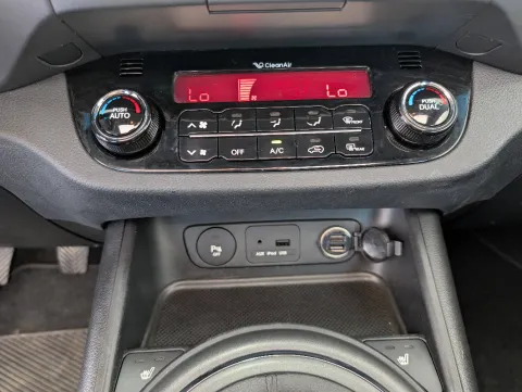 Kia Sportage 1.7 crdi Plus 2wd - Immagine 17