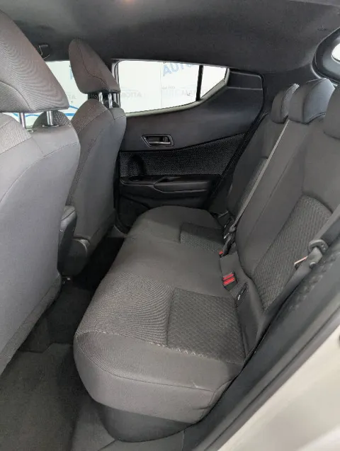 Toyota C-HR 1.8h Business e-cvt - Immagine 21