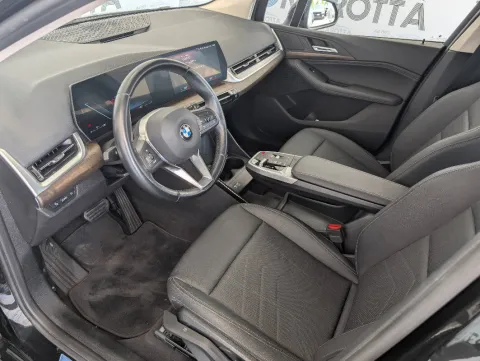 BMW 220i Active Tourer mhev 48V Luxury auto - Immagine 13