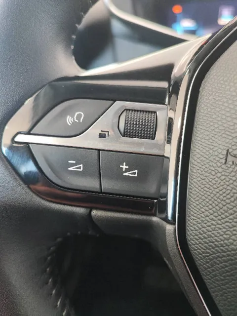 Peugeot 2008 1.2 puretech Allure s&s 130cv - Immagine 12
