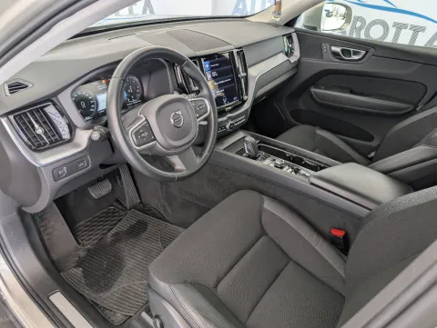 Volvo XC60 2.0 b4 Momentum Pro awd auto - Immagine 13