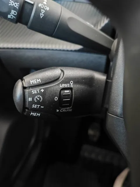 Peugeot 2008 1.2 puretech Allure s&s 130cv - Immagine 14