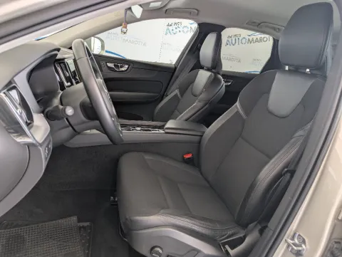 Volvo XC60 2.0 b4 Momentum Pro awd auto - Immagine 14