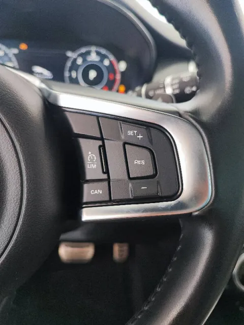 Jaguar E-Pace 2.0d i4 R-Dynamic HSE awd 150cv auto my19 - Immagine 15