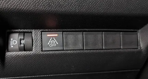 Peugeot 208 1.2 puretech Active Pack s&s 75cv - Immagine 18