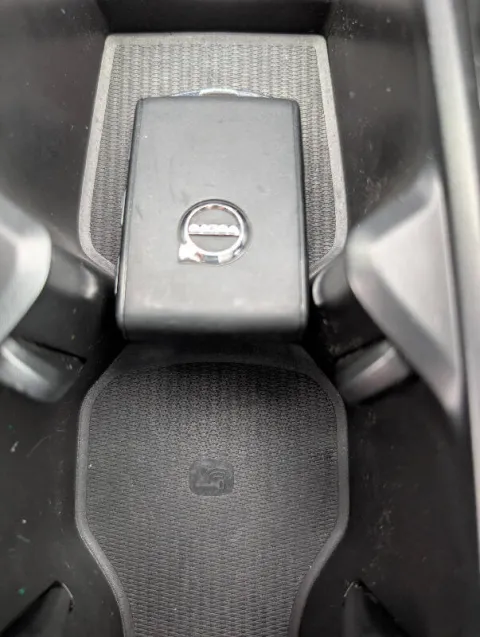 Volvo XC60 2.0 b4 Momentum Pro awd auto - Immagine 21