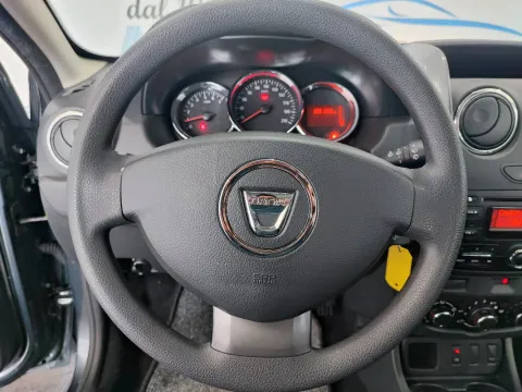 Dacia Duster 1.5 dci Prestige 4x2 s&s 90cv - Immagine 10
