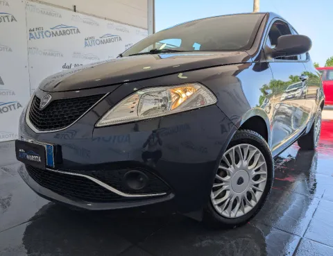 Lancia Ypsilon 1.2 Gold 69cv my16 - Immagine 2