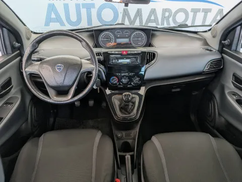 Lancia Ypsilon 1.2 Gold 69cv my16 - Immagine 8