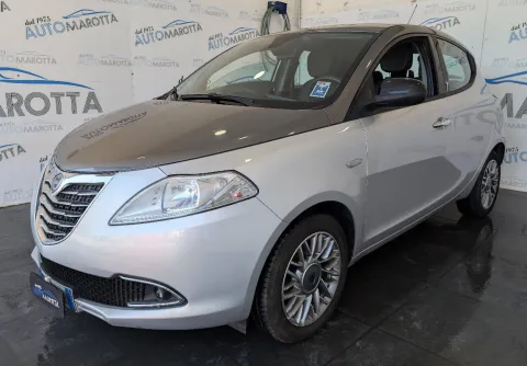 Lancia Ypsilon 1.2 8v Platinum 69cv - Immagine 1