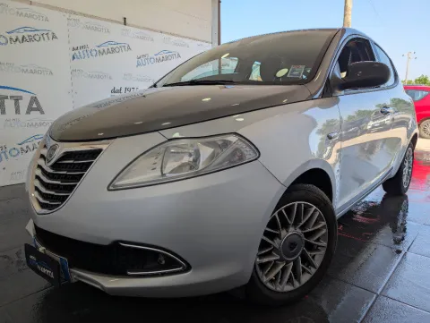 Lancia Ypsilon 1.2 8v Platinum 69cv - Immagine 2