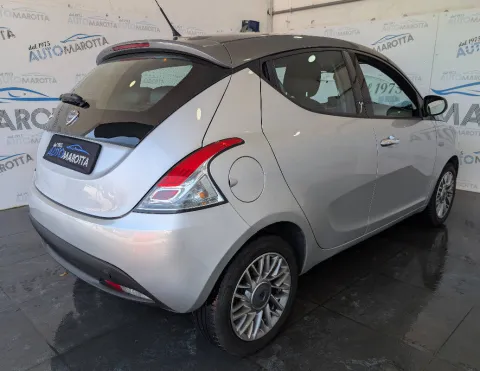 Lancia Ypsilon 1.2 8v Platinum 69cv - Immagine 5