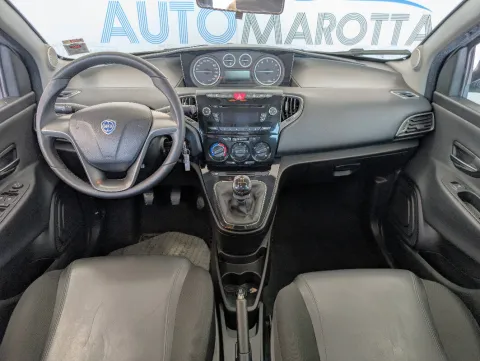 Lancia Ypsilon 1.2 8v Platinum 69cv - Immagine 8