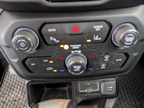 Jeep Renegade 1.6 mjt Longitude 2wd 120cv ddct - Immagine 10