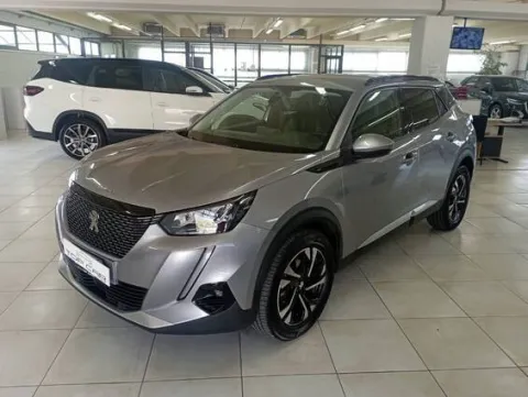 Peugeot 2008 1.2 puretech Allure Navi Pack s&s 100cv - Immagine 2