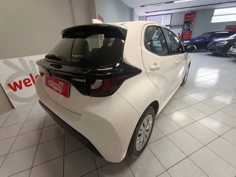 Toyota Yaris 1.5h Active - Immagine 5