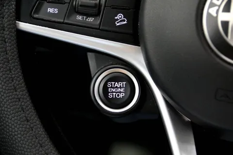 Alfa Romeo Stelvio 2.2 t Executive Q4 180cv auto - Immagine 17