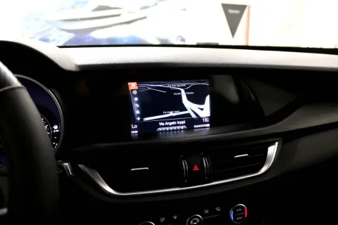 Alfa Romeo Stelvio 2.2 t Executive Q4 180cv auto - Immagine 18