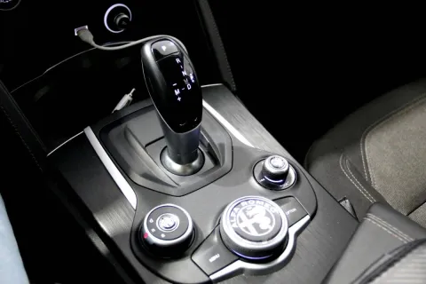Alfa Romeo Stelvio 2.2 t Executive Q4 180cv auto - Immagine 20