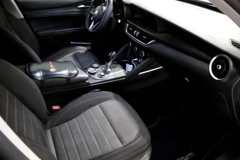 Alfa Romeo Stelvio 2.2 t Executive Q4 180cv auto - Immagine 25