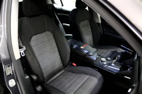 Alfa Romeo Stelvio 2.2 t Executive Q4 180cv auto - Immagine 26