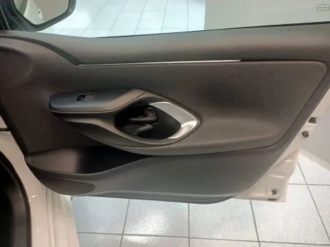 Toyota Yaris 1.5h Active - Immagine 26