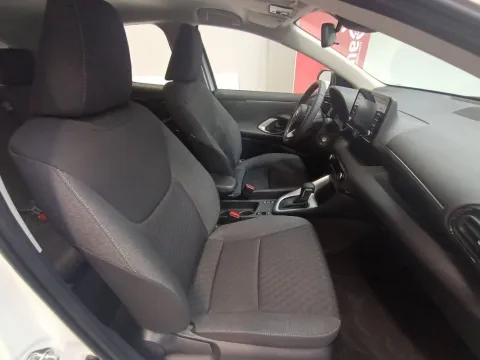 Toyota Yaris 1.5h Active - Immagine 27