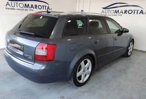 Audi A4 Avant 2.5 V6 tdi quattro 180cv - Immagine 4